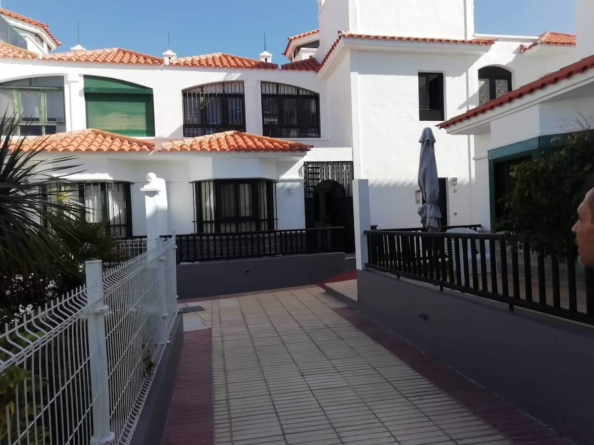 02187550-ad52-404c-958d-2c731a7dd7e3