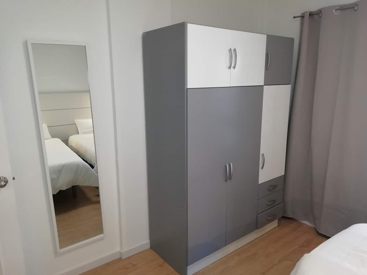 ac12edc7-cbd4-4387-990d-9718ff1bde43