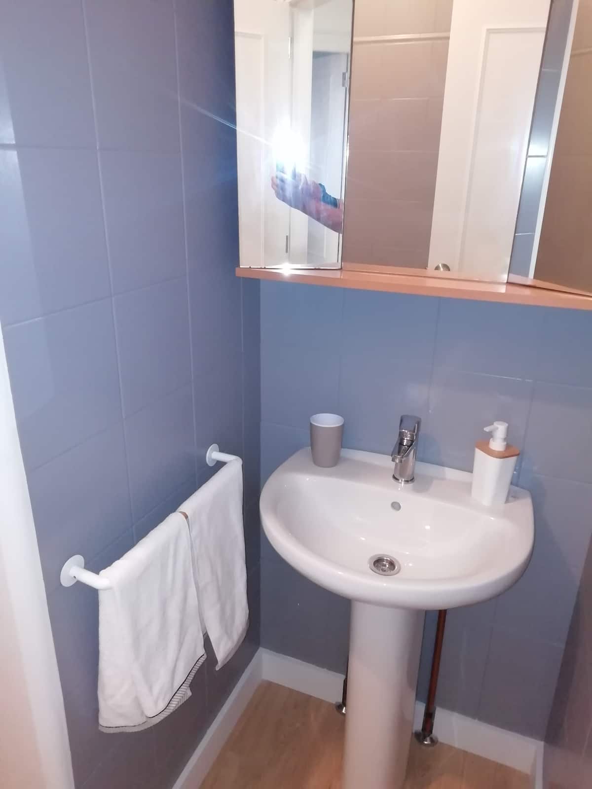 bfa3a5c7-4f05-4851-b949-0d24d5a1f0be